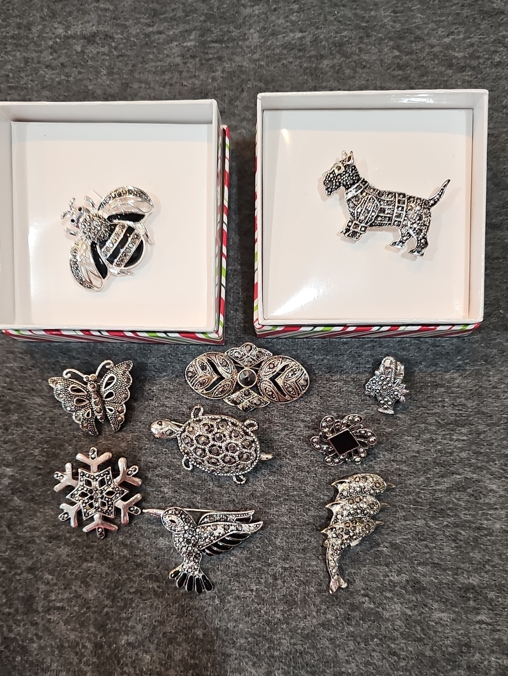 Vintage Set Of 10 Silver & Gem Stones Brooches
